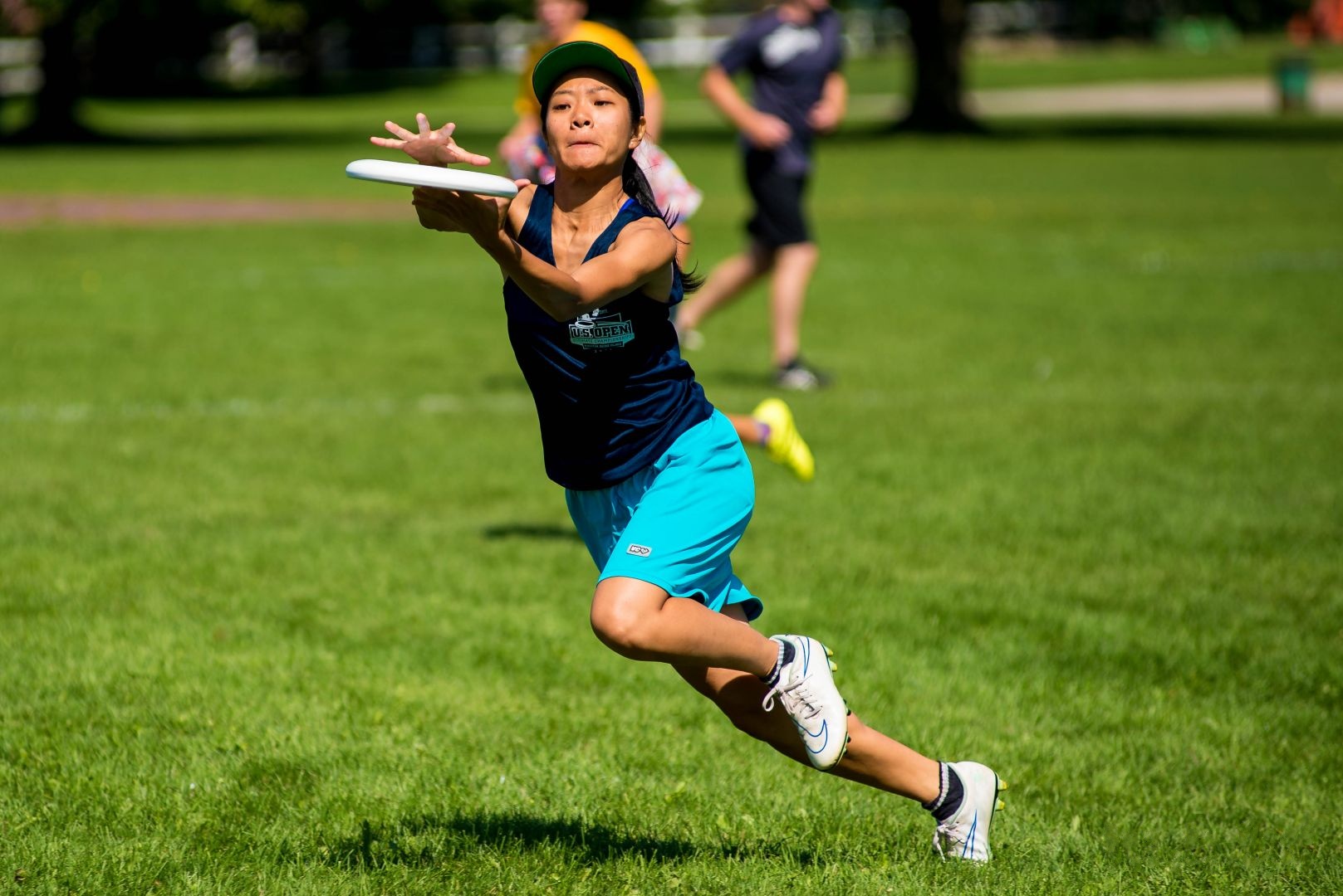 911367 Jennifer reaching for a grab