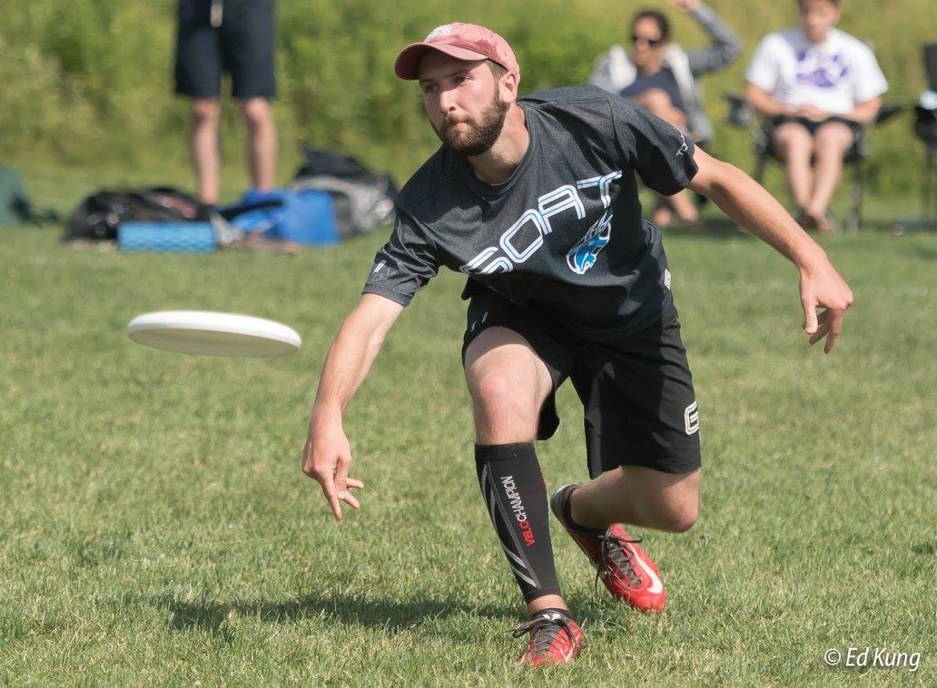 19942990_10155009794487199_7706044576791893794_o Paiva throwing a backhand at Ontario Regionals (credit: Ed Kung)